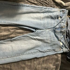 Levi’s boyfriend jeans